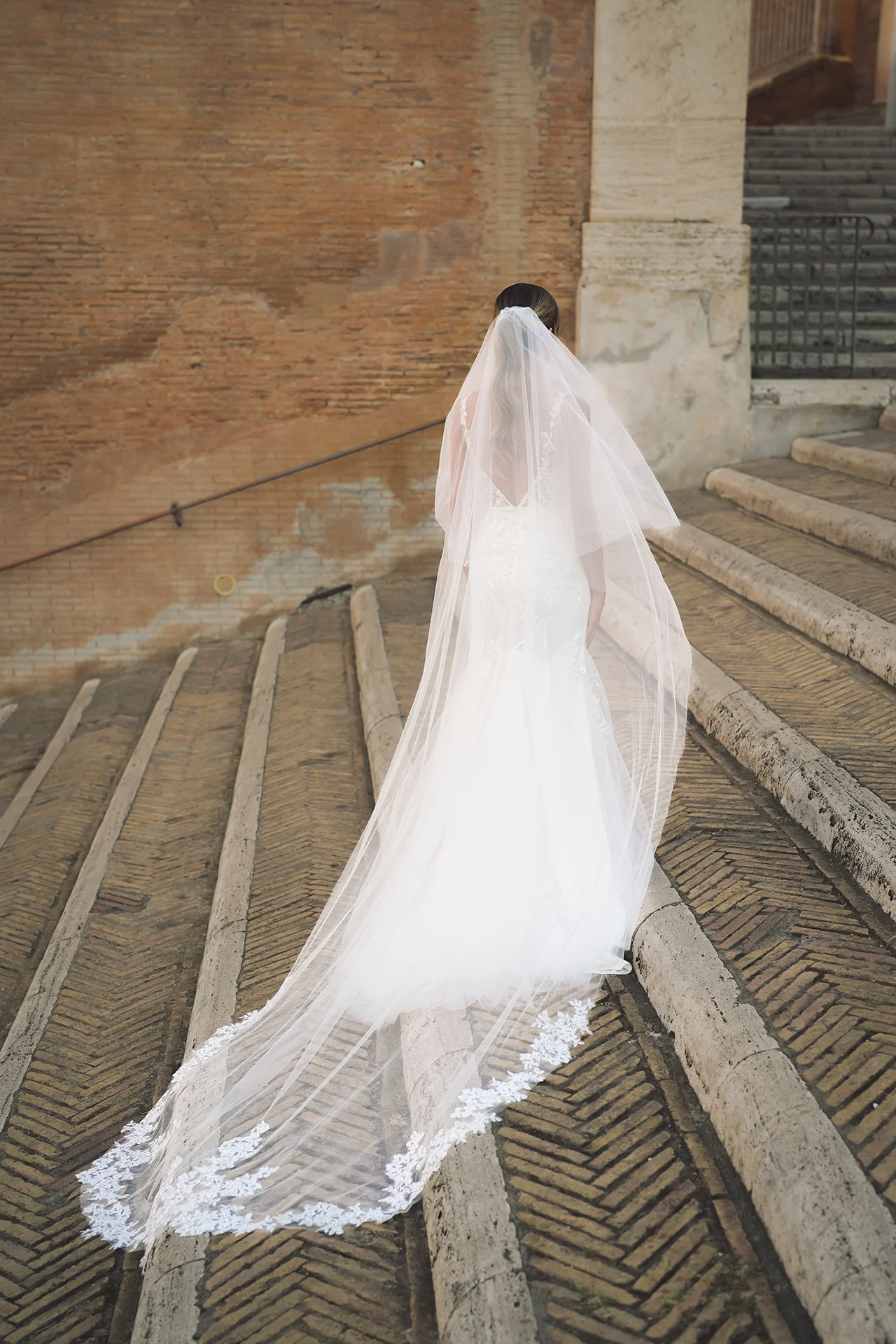 AURELIE VEIL - Image 6